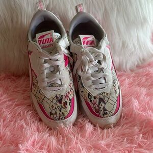 Puma White & Pink Patterned Women's Sneakers
